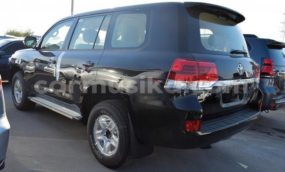Acheter Import Voiture Toyota Land Cruiser Noir à Import - Dubai, Harare Acheter Import Voiture Toyota Land Cruiser Noir à Import - Dubai, Harare