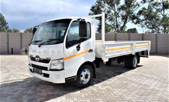 Acheter Occasion Utilitaire Hino 300 Series Blanc à Beitbridge, Matabeleland South Acheter Occasion Utilitaire Hino 300 Series Blanc à Beitbridge, Matabeleland South
