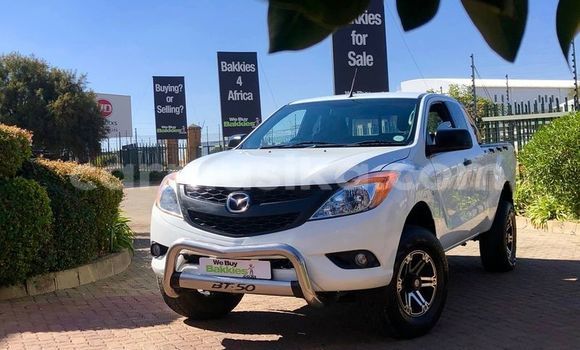 Acheter Occasion Voiture Mazda BT-50 Blanc à Beitbridge, Matabeleland South Acheter Occasion Voiture Mazda BT-50 Blanc à Beitbridge, Matabeleland South