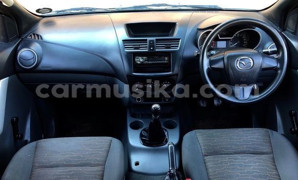 Acheter Occasion Voiture Mazda BT-50 Blanc à Beitbridge, Matabeleland South Acheter Occasion Voiture Mazda BT-50 Blanc à Beitbridge, Matabeleland South