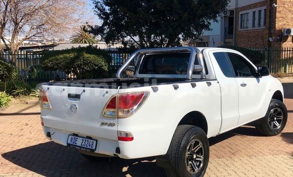 Acheter Occasion Voiture Mazda BT-50 Blanc à Beitbridge, Matabeleland South Acheter Occasion Voiture Mazda BT-50 Blanc à Beitbridge, Matabeleland South