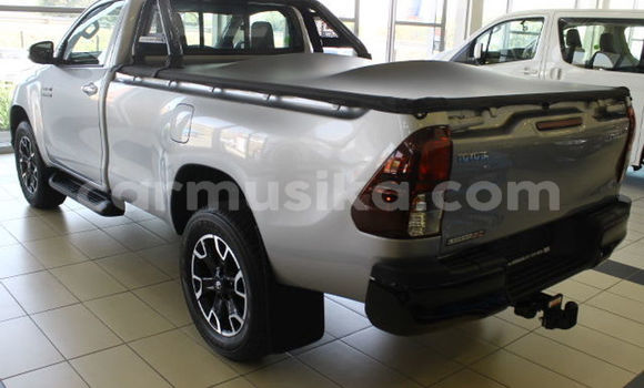 Tenga Tsaru Toyota Hilux Zvimwe Mota in Beitbridge in Matabeleland South Tenga Tsaru Toyota Hilux Zvimwe Mota in Beitbridge in Matabeleland South