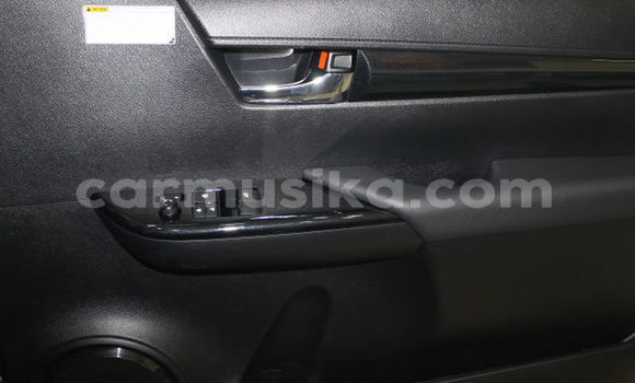 Tenga Tsaru Toyota Hilux Zvimwe Mota in Beitbridge in Matabeleland South Tenga Tsaru Toyota Hilux Zvimwe Mota in Beitbridge in Matabeleland South