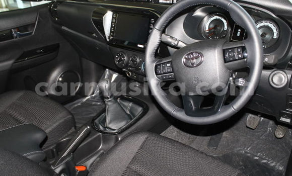 Tenga Tsaru Toyota Hilux Zvimwe Mota in Beitbridge in Matabeleland South Tenga Tsaru Toyota Hilux Zvimwe Mota in Beitbridge in Matabeleland South