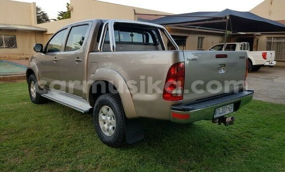 Tenga Tsaru Toyota Hilux Zvimwe Mota in Beitbridge in Matabeleland South Tenga Tsaru Toyota Hilux Zvimwe Mota in Beitbridge in Matabeleland South