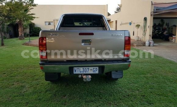 Tenga Tsaru Toyota Hilux Zvimwe Mota in Beitbridge in Matabeleland South Tenga Tsaru Toyota Hilux Zvimwe Mota in Beitbridge in Matabeleland South