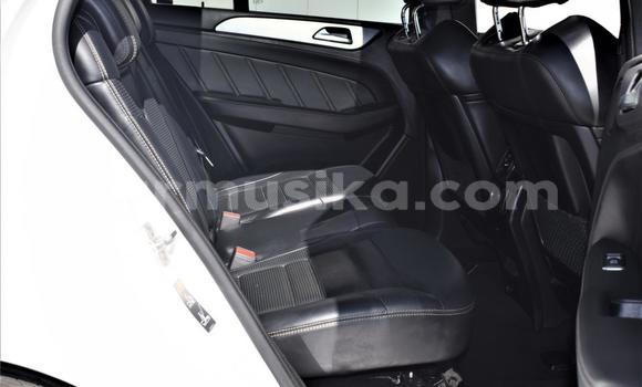 Buy Used Mercedes‒Benz ML–Class White Car in Beitbridge in Matabeleland South Buy Used Mercedes‒Benz ML–Class White Car in Beitbridge in Matabeleland South