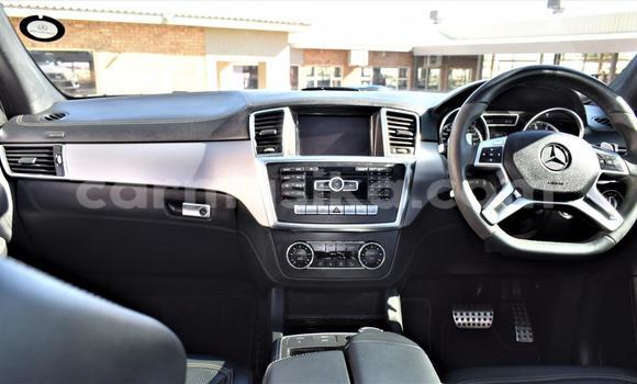 Buy Used Mercedes‒Benz ML–Class White Car in Beitbridge in Matabeleland South Buy Used Mercedes‒Benz ML–Class White Car in Beitbridge in Matabeleland South