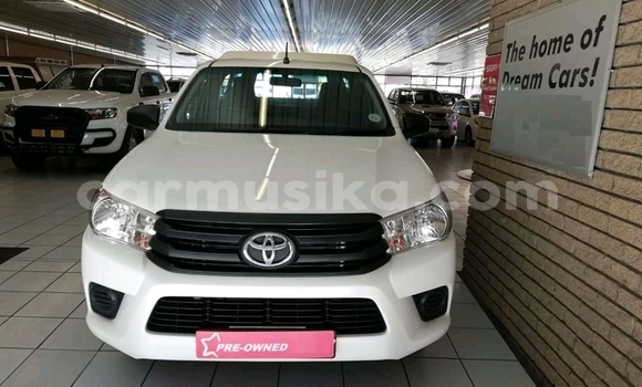 Buy Used Toyota Hilux White Car in Beitbridge in Matabeleland South Buy Used Toyota Hilux White Car in Beitbridge in Matabeleland South