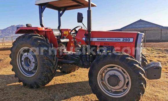 Tenga Tsaru Mercedes‒Benz 2628 Tsvuku Rori in Beitbridge in Matabeleland South Tenga Tsaru Mercedes‒Benz 2628 Tsvuku Rori in Beitbridge in Matabeleland South