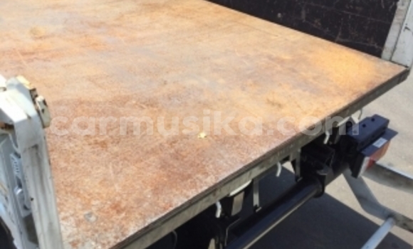 Buy Used Isuzu Elf White Truck in Beitbridge in Matabeleland South Buy Used Isuzu Elf White Truck in Beitbridge in Matabeleland South