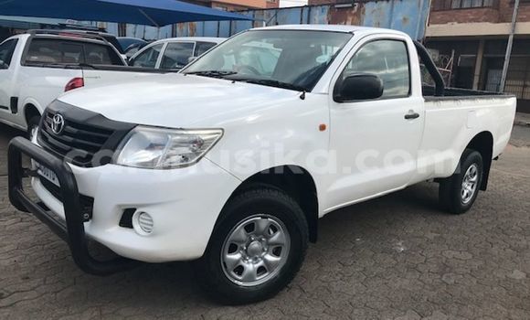 Tenga Tsaru Toyota Hilux Chena Mota in Gweru in Midlands Tenga Tsaru Toyota Hilux Chena Mota in Gweru in Midlands