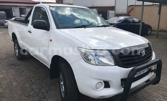 Tenga Tsaru Toyota Hilux Chena Mota in Gweru in Midlands Tenga Tsaru Toyota Hilux Chena Mota in Gweru in Midlands