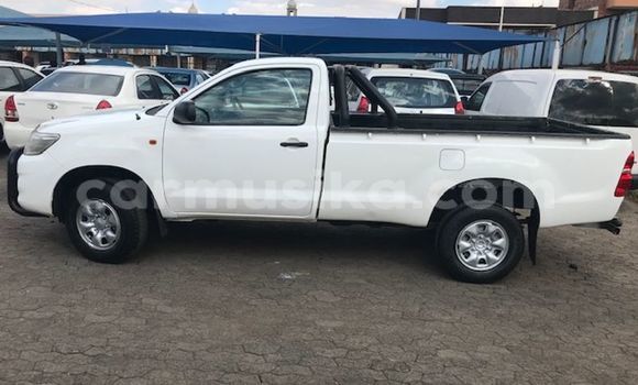 Tenga Tsaru Toyota Hilux Chena Mota in Gweru in Midlands Tenga Tsaru Toyota Hilux Chena Mota in Gweru in Midlands