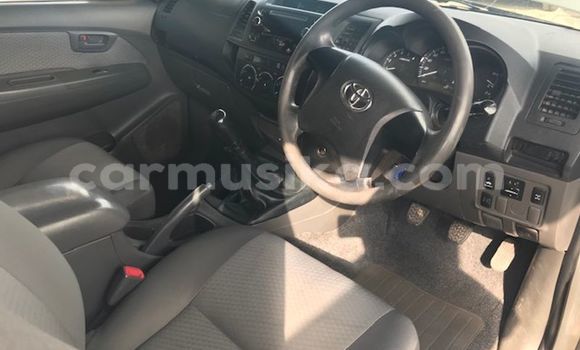 Tenga Tsaru Toyota Hilux Chena Mota in Gweru in Midlands Tenga Tsaru Toyota Hilux Chena Mota in Gweru in Midlands