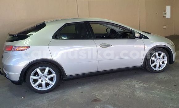 Tenga Tsaru Honda Civic Sirivha Mota in Gweru in Midlands Tenga Tsaru Honda Civic Sirivha Mota in Gweru in Midlands