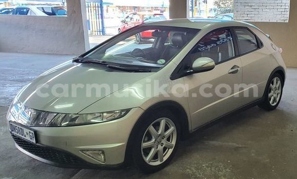 Tenga Tsaru Honda Civic Sirivha Mota in Gweru in Midlands Tenga Tsaru Honda Civic Sirivha Mota in Gweru in Midlands