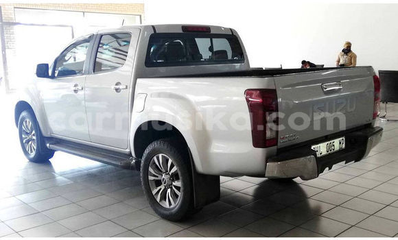 Tenga Tsaru Isuzu KB Sirivha Mota in Gweru in Midlands Tenga Tsaru Isuzu KB Sirivha Mota in Gweru in Midlands