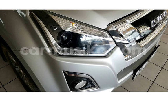 Tenga Tsaru Isuzu KB Sirivha Mota in Gweru in Midlands Tenga Tsaru Isuzu KB Sirivha Mota in Gweru in Midlands