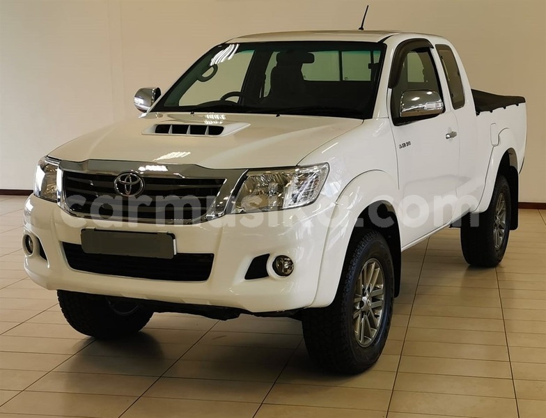 Big with watermark toyota hilux matabeleland south beitbridge 14855