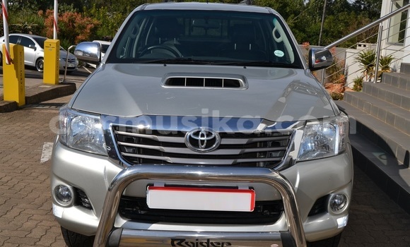 Nunua Ilio tumika Toyota Hilux Fedha Gari ndani ya Beitbridge nchini Matabeleland Kusini Nunua Ilio tumika Toyota Hilux Fedha Gari ndani ya Beitbridge nchini Matabeleland Kusini
