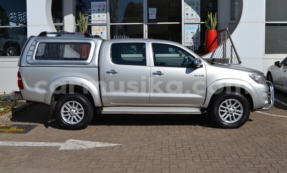 Nunua Ilio tumika Toyota Hilux Fedha Gari ndani ya Beitbridge nchini Matabeleland Kusini Nunua Ilio tumika Toyota Hilux Fedha Gari ndani ya Beitbridge nchini Matabeleland Kusini
