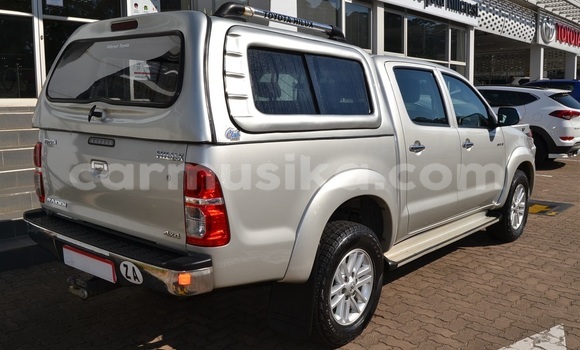 Nunua Ilio tumika Toyota Hilux Fedha Gari ndani ya Beitbridge nchini Matabeleland Kusini Nunua Ilio tumika Toyota Hilux Fedha Gari ndani ya Beitbridge nchini Matabeleland Kusini