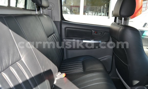 Nunua Ilio tumika Toyota Hilux Fedha Gari ndani ya Beitbridge nchini Matabeleland Kusini Nunua Ilio tumika Toyota Hilux Fedha Gari ndani ya Beitbridge nchini Matabeleland Kusini