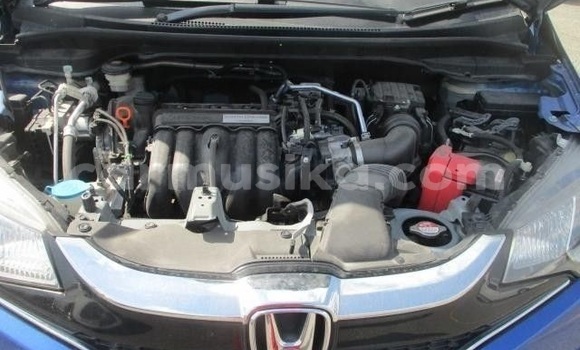 Tenga Tsaru Honda Fit Shuttle Bhuruu Mota in Beitbridge in Matabeleland South Tenga Tsaru Honda Fit Shuttle Bhuruu Mota in Beitbridge in Matabeleland South