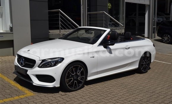 Tenga Tsaru Mercedes‒Benz C–Class Chena Mota in Beitbridge in Matabeleland South Tenga Tsaru Mercedes‒Benz C–Class Chena Mota in Beitbridge in Matabeleland South