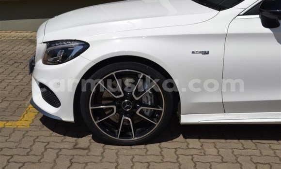 Tenga Tsaru Mercedes‒Benz C–Class Chena Mota in Beitbridge in Matabeleland South Tenga Tsaru Mercedes‒Benz C–Class Chena Mota in Beitbridge in Matabeleland South