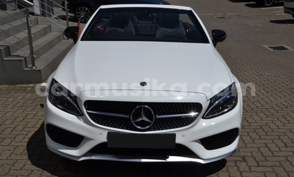Tenga Tsaru Mercedes‒Benz C–Class Chena Mota in Beitbridge in Matabeleland South Tenga Tsaru Mercedes‒Benz C–Class Chena Mota in Beitbridge in Matabeleland South