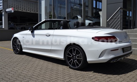 Tenga Tsaru Mercedes‒Benz C–Class Chena Mota in Beitbridge in Matabeleland South Tenga Tsaru Mercedes‒Benz C–Class Chena Mota in Beitbridge in Matabeleland South