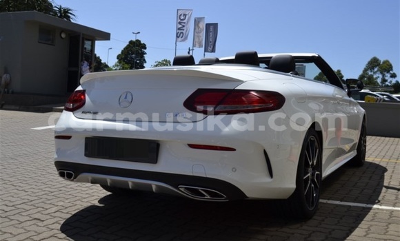 Tenga Tsaru Mercedes‒Benz C–Class Chena Mota in Beitbridge in Matabeleland South Tenga Tsaru Mercedes‒Benz C–Class Chena Mota in Beitbridge in Matabeleland South