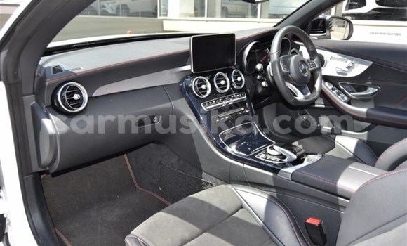 Tenga Tsaru Mercedes‒Benz C–Class Chena Mota in Beitbridge in Matabeleland South Tenga Tsaru Mercedes‒Benz C–Class Chena Mota in Beitbridge in Matabeleland South