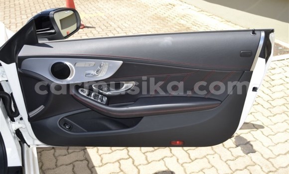 Tenga Tsaru Mercedes‒Benz C–Class Chena Mota in Beitbridge in Matabeleland South Tenga Tsaru Mercedes‒Benz C–Class Chena Mota in Beitbridge in Matabeleland South