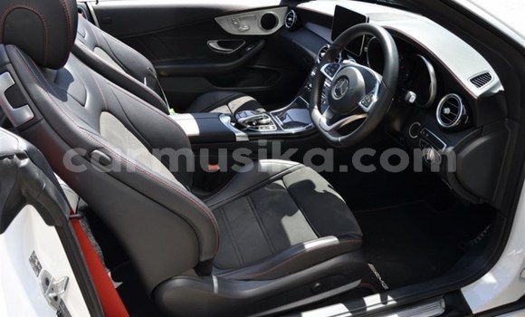 Tenga Tsaru Mercedes‒Benz C–Class Chena Mota in Beitbridge in Matabeleland South Tenga Tsaru Mercedes‒Benz C–Class Chena Mota in Beitbridge in Matabeleland South