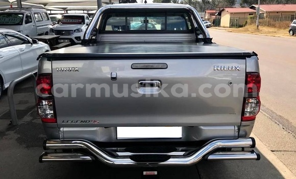 Tenga Tsaru Toyota Hilux Sirivha Mota in Beitbridge in Matabeleland South Tenga Tsaru Toyota Hilux Sirivha Mota in Beitbridge in Matabeleland South