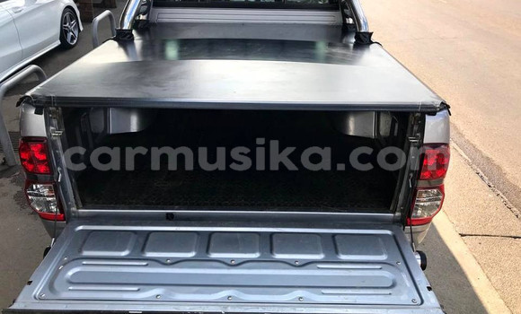 Tenga Tsaru Toyota Hilux Sirivha Mota in Beitbridge in Matabeleland South Tenga Tsaru Toyota Hilux Sirivha Mota in Beitbridge in Matabeleland South