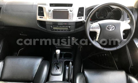 Tenga Tsaru Toyota Hilux Sirivha Mota in Beitbridge in Matabeleland South Tenga Tsaru Toyota Hilux Sirivha Mota in Beitbridge in Matabeleland South