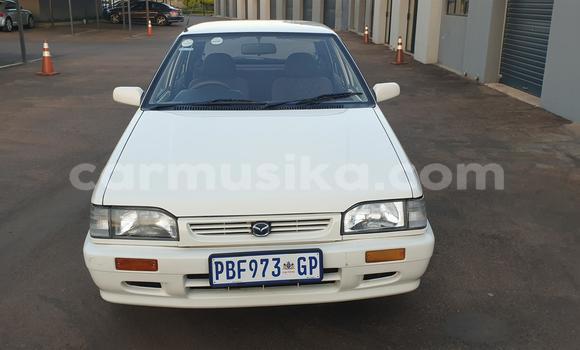 Acheter Occasion Voiture Mazda 323 Blanc à Beitbridge, Matabeleland South Acheter Occasion Voiture Mazda 323 Blanc à Beitbridge, Matabeleland South