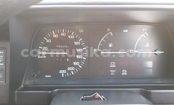 Acheter Occasion Voiture Mazda 323 Blanc à Beitbridge, Matabeleland South Acheter Occasion Voiture Mazda 323 Blanc à Beitbridge, Matabeleland South