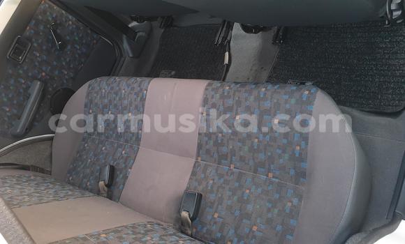 Acheter Occasion Voiture Mazda 323 Blanc à Beitbridge, Matabeleland South Acheter Occasion Voiture Mazda 323 Blanc à Beitbridge, Matabeleland South