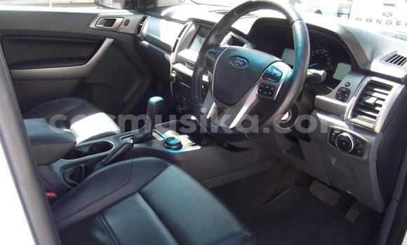 Buy Used Ford Everest White Car in Beitbridge in Matabeleland South Buy Used Ford Everest White Car in Beitbridge in Matabeleland South