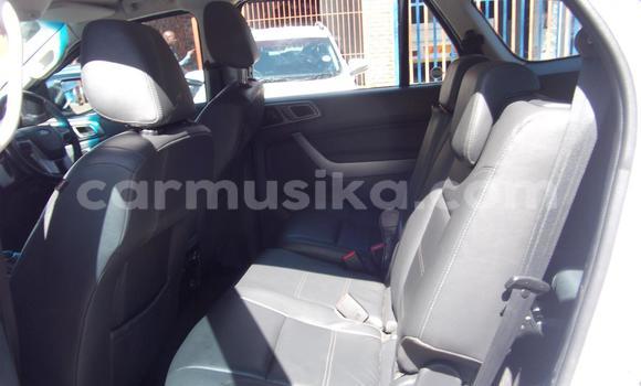 Buy Used Ford Everest White Car in Beitbridge in Matabeleland South Buy Used Ford Everest White Car in Beitbridge in Matabeleland South