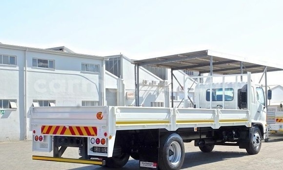 Tenga Tsaru Hino 300 Chena Rori in Beitbridge in Matabeleland South Tenga Tsaru Hino 300 Chena Rori in Beitbridge in Matabeleland South