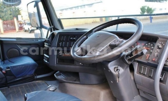 Nunua Ilio tumika Volvo F4 Nyeupe Lori ndani ya Beitbridge nchini Matabeleland Kusini Nunua Ilio tumika Volvo F4 Nyeupe Lori ndani ya Beitbridge nchini Matabeleland Kusini