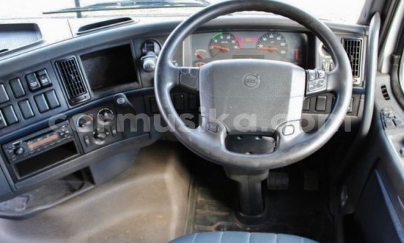 Nunua Ilio tumika Volvo F4 Nyeupe Lori ndani ya Beitbridge nchini Matabeleland Kusini Nunua Ilio tumika Volvo F4 Nyeupe Lori ndani ya Beitbridge nchini Matabeleland Kusini