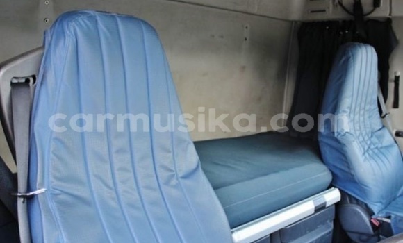 Nunua Ilio tumika Volvo F4 Nyeupe Lori ndani ya Beitbridge nchini Matabeleland Kusini Nunua Ilio tumika Volvo F4 Nyeupe Lori ndani ya Beitbridge nchini Matabeleland Kusini