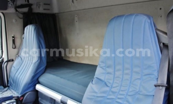 Nunua Ilio tumika Volvo F4 Nyeupe Lori ndani ya Beitbridge nchini Matabeleland Kusini Nunua Ilio tumika Volvo F4 Nyeupe Lori ndani ya Beitbridge nchini Matabeleland Kusini